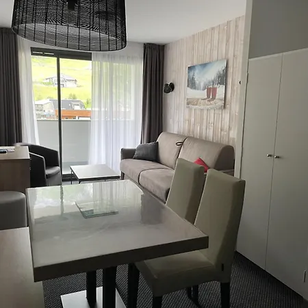 Résidence Le Portillo - Piscine - Pour 4 Personnes Mae-4973